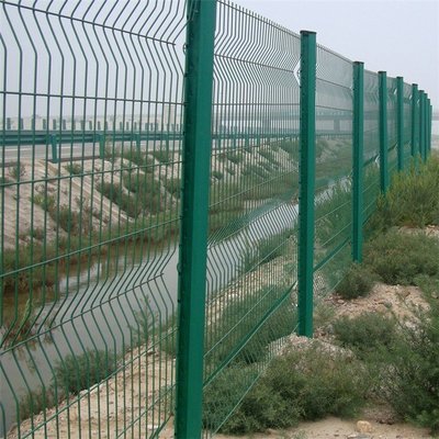 围地道路护栏网 安全与美学的双重保障