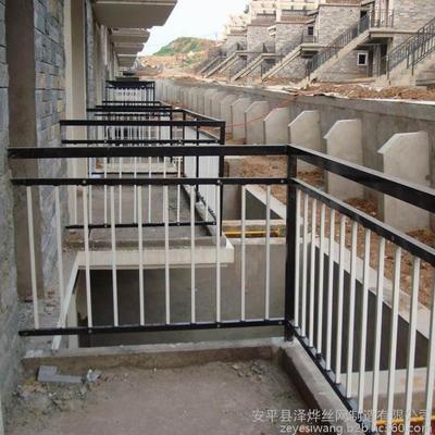 安平县泽烨丝网制造 高效专业护栏围栏奠定安全生产基石